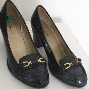 Bandolino "Arguello" Womens Black Faux Croc Horsebit 3" Heel - Size 8M